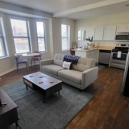 Amazing 1 Bedroom Apt In City Center